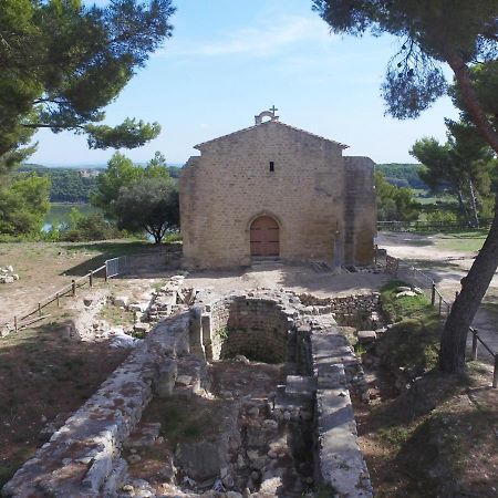 Апартаменти Le Provencal Saint-Mitre-les-Remparts Екстер'єр фото